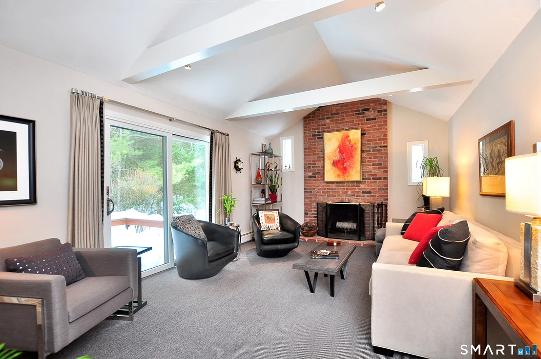 Photo of 15 Winhart Drive