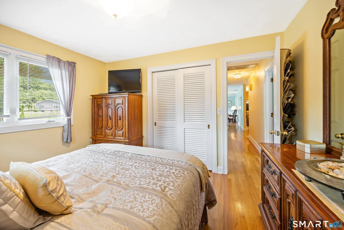 Photo of 8 Lindsley Drive