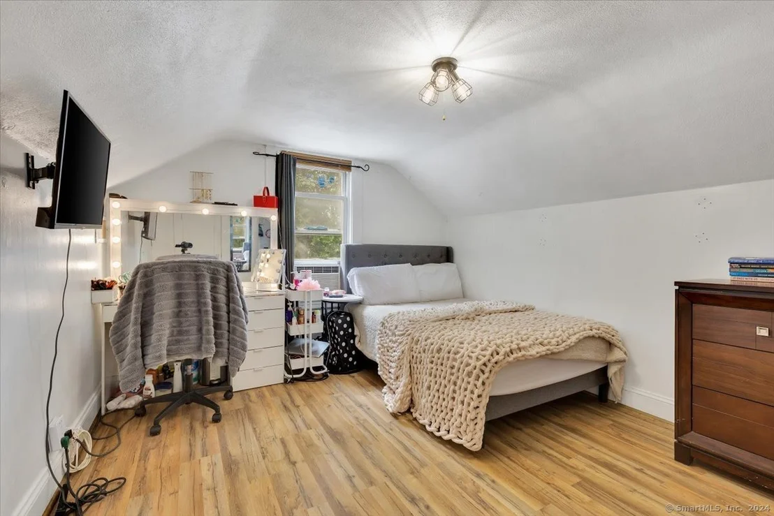 Photo of 34 Brainard Road