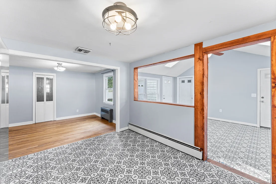 Photo of 165 Giddings Avenue