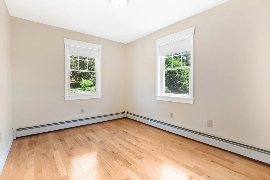 Photo of 9 Old Schoolhouse Road