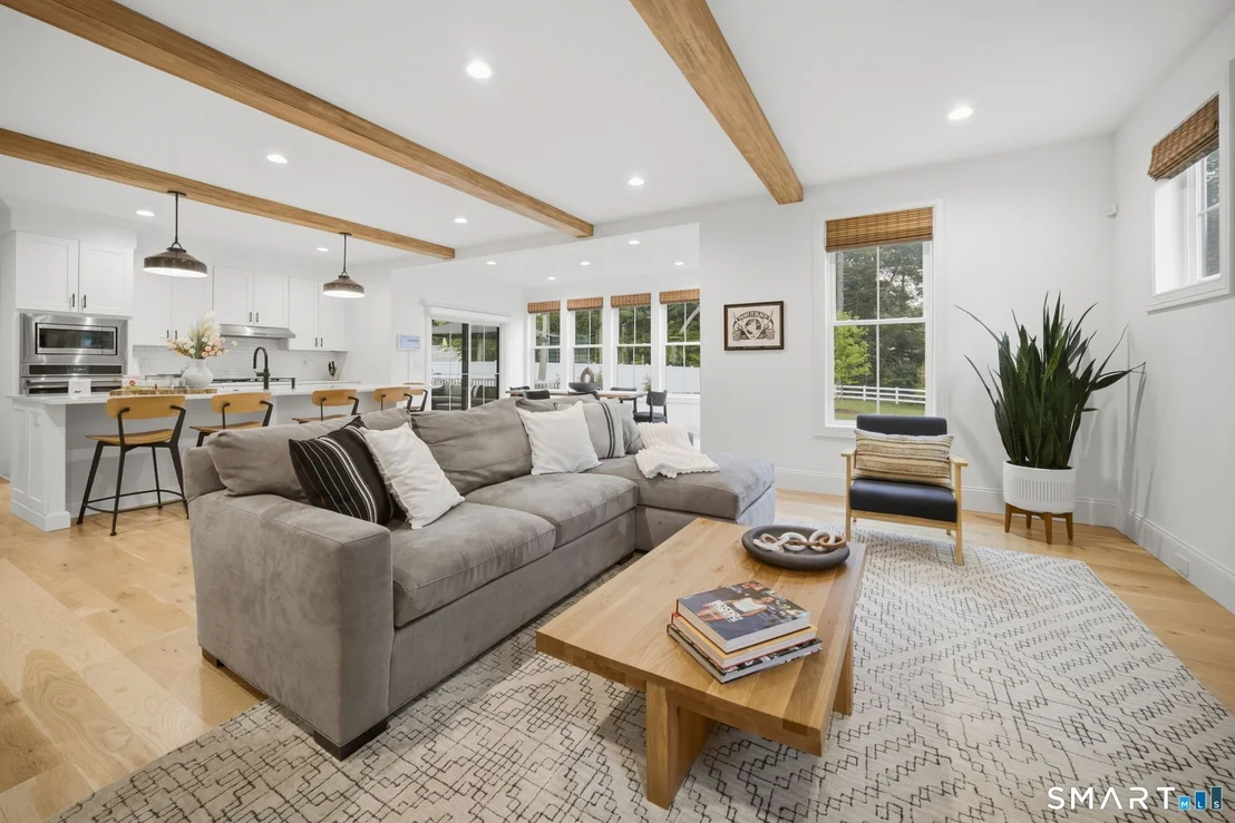 Photo of 43 Oak Ridge Drive