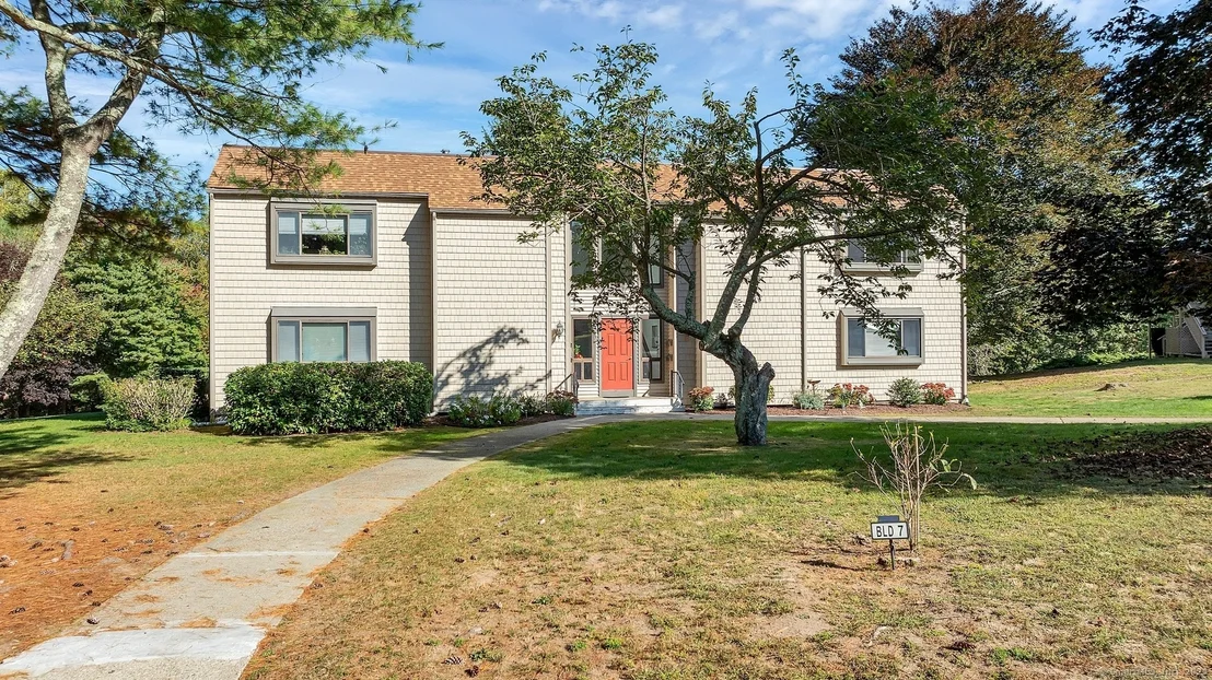 Photo of Unit APT7B at 91 Riverview Road