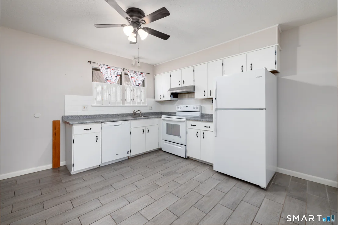 Photo of Unit D at 184 Kaynor Drive