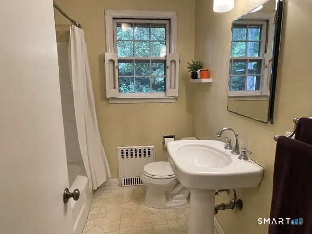 Photo of 6 Harvard Road