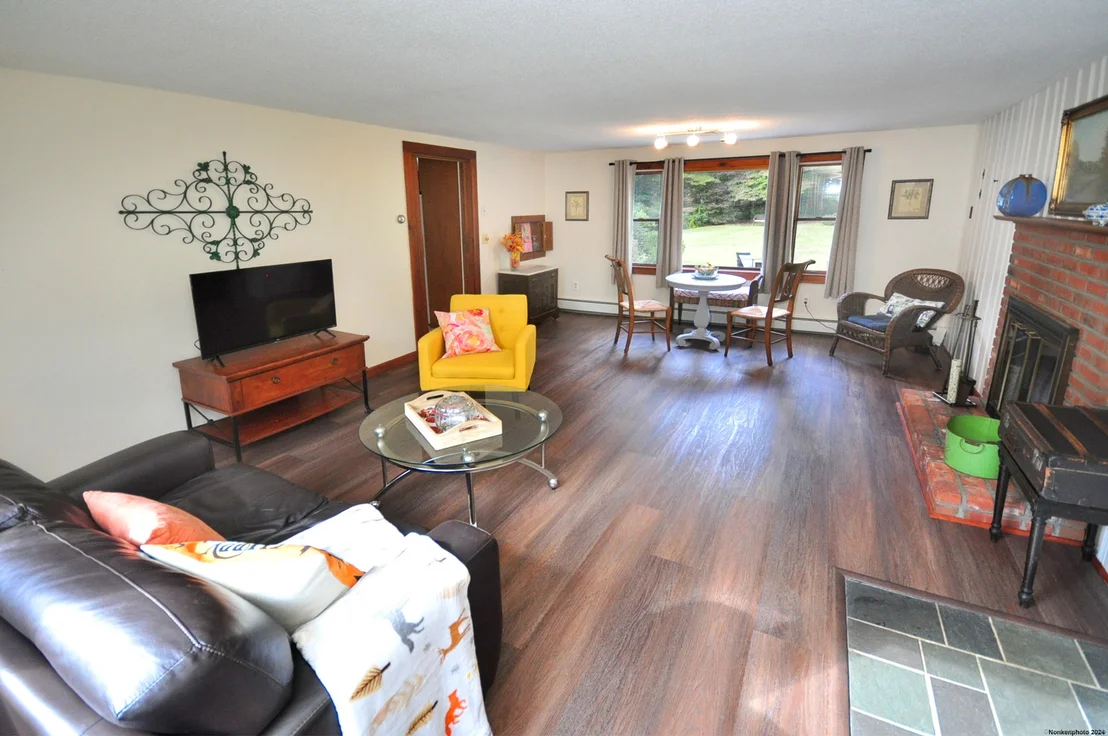 Photo of 6 Spring Glen Drive
