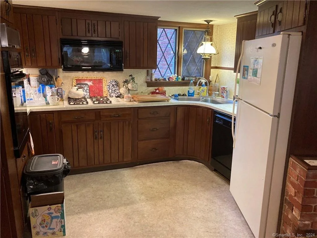 Photo of 319 Mashentuck Road