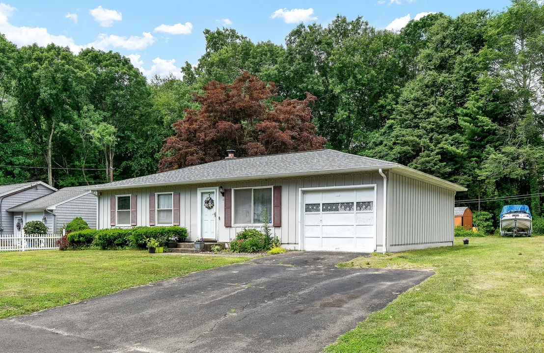 Photo of 8 Sherwood Drive