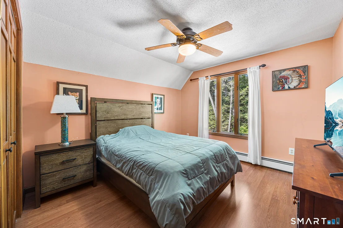 Photo of 82 River Road
