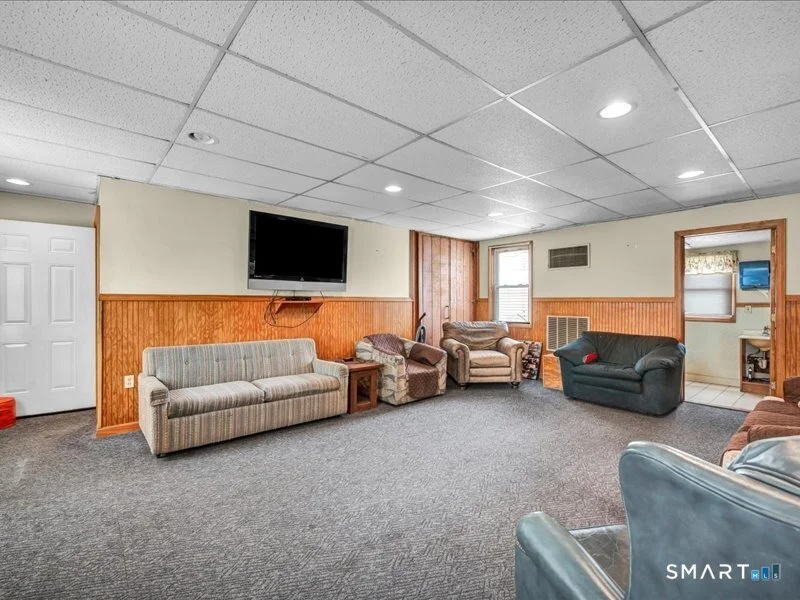 Photo of 61 Maple Avenue