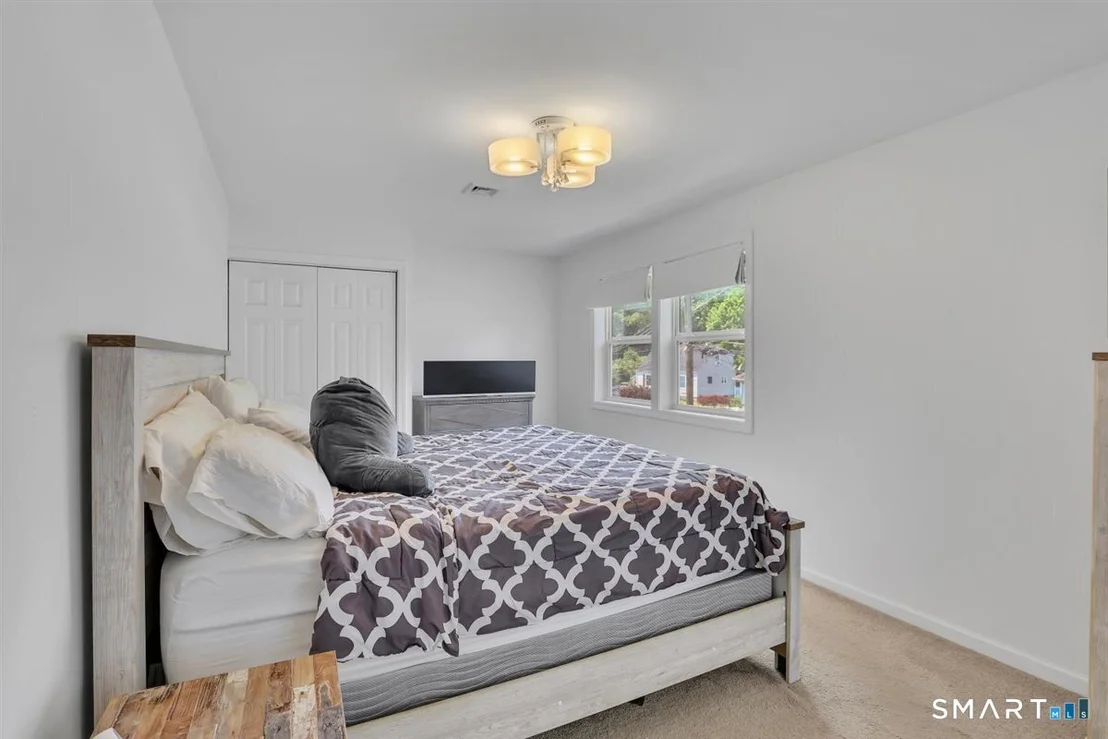 Photo of 30 Quaker Lane