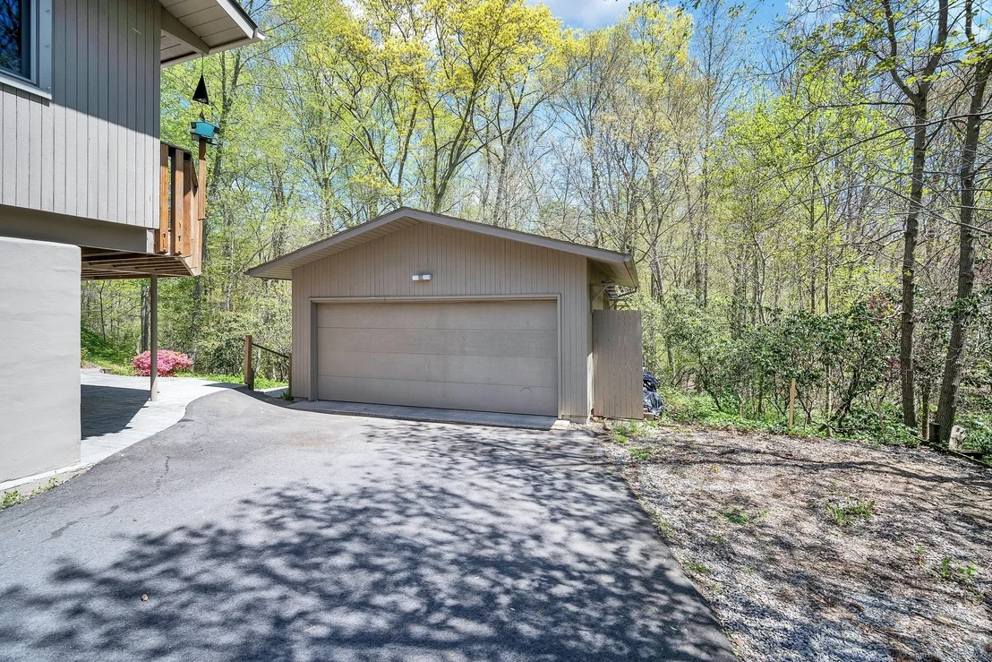 Photo of 6 Stone Cliff Drive
