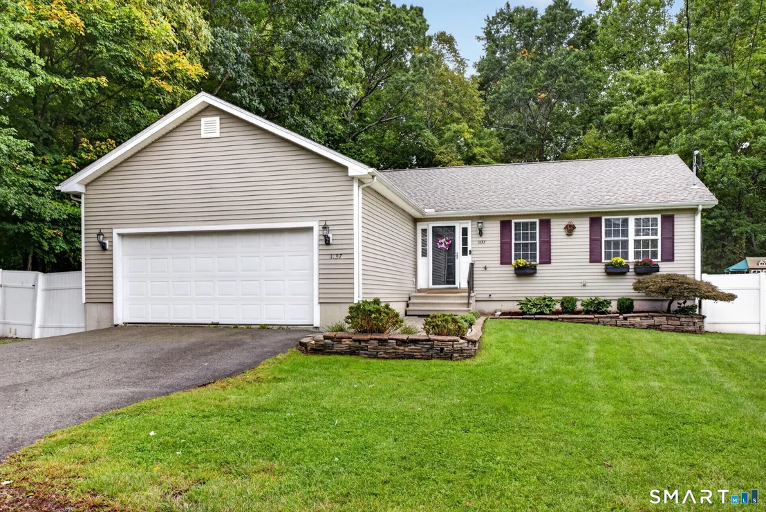 Photo of 1137 Ridgewood Road