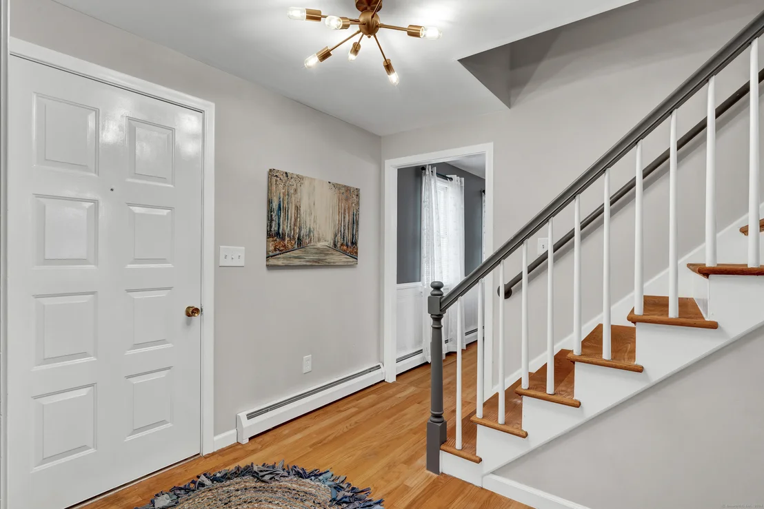 Photo of 302 Quarry Brook Drive