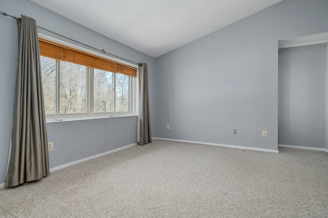 Photo of Unit APT41 at 827 Oronoke Road