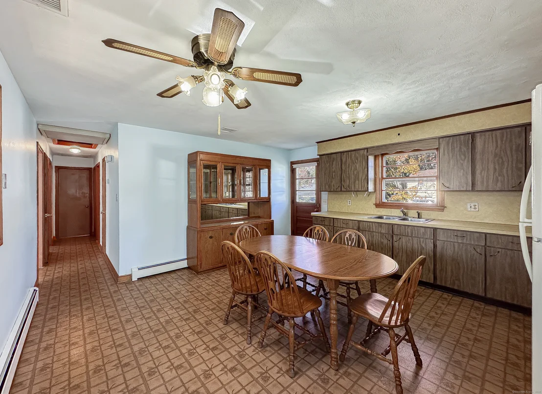 Photo of 379 Scott Road