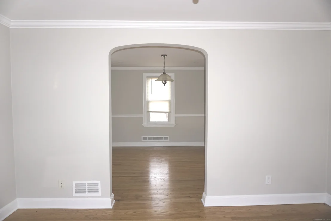 Photo of 87 Rosen Avenue