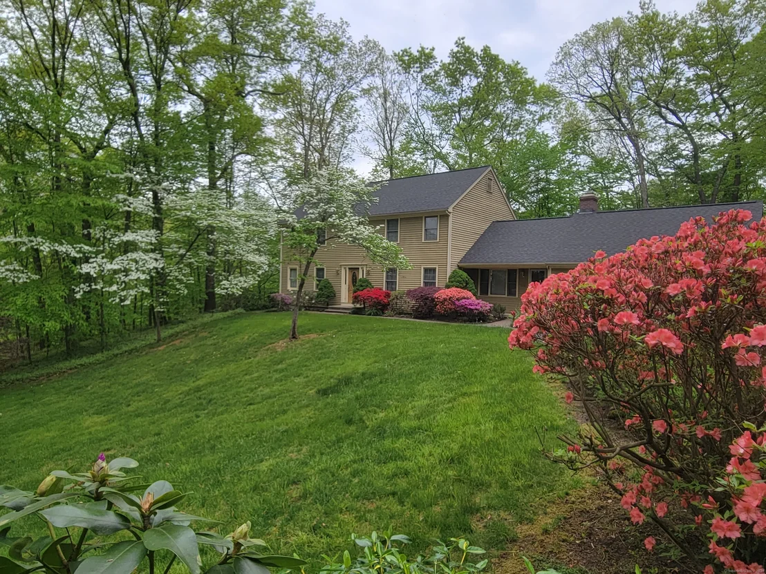 Photo of 1352 Wolf Hill Road