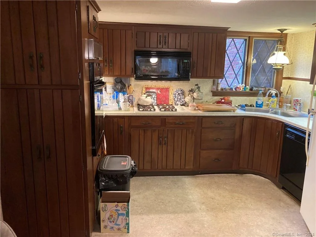 Photo of 319 Mashentuck Road