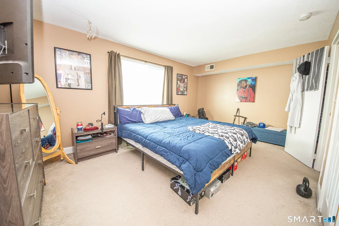 Photo of Unit F at 4 Georgetown Drive