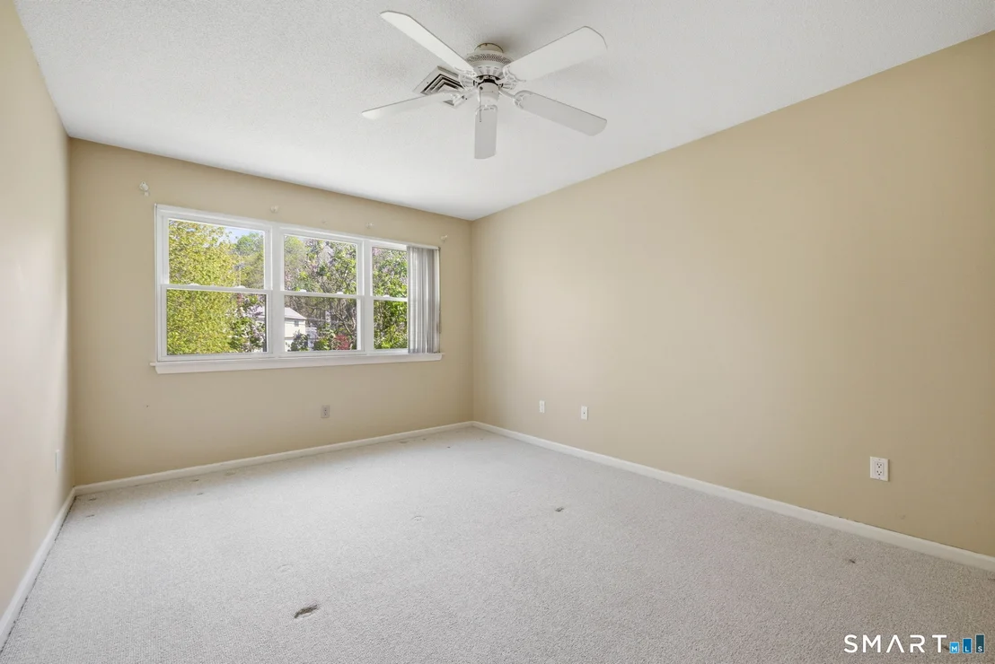 Photo of Unit B at 15 Thistle Way
