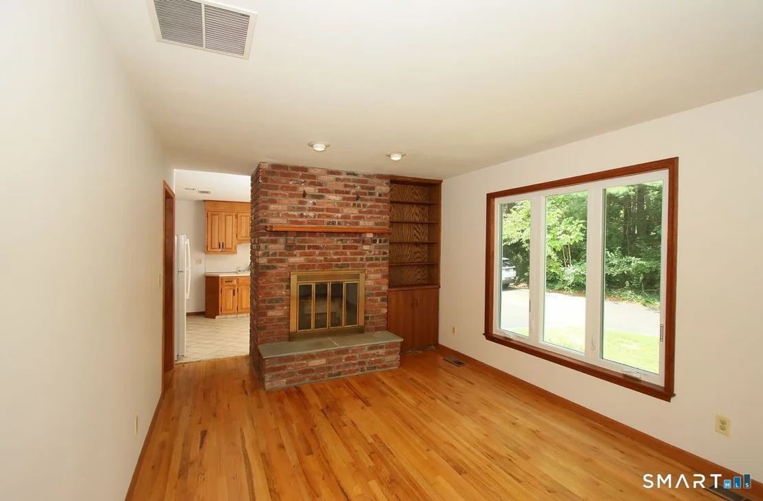 Photo of 328 Saybrook Road