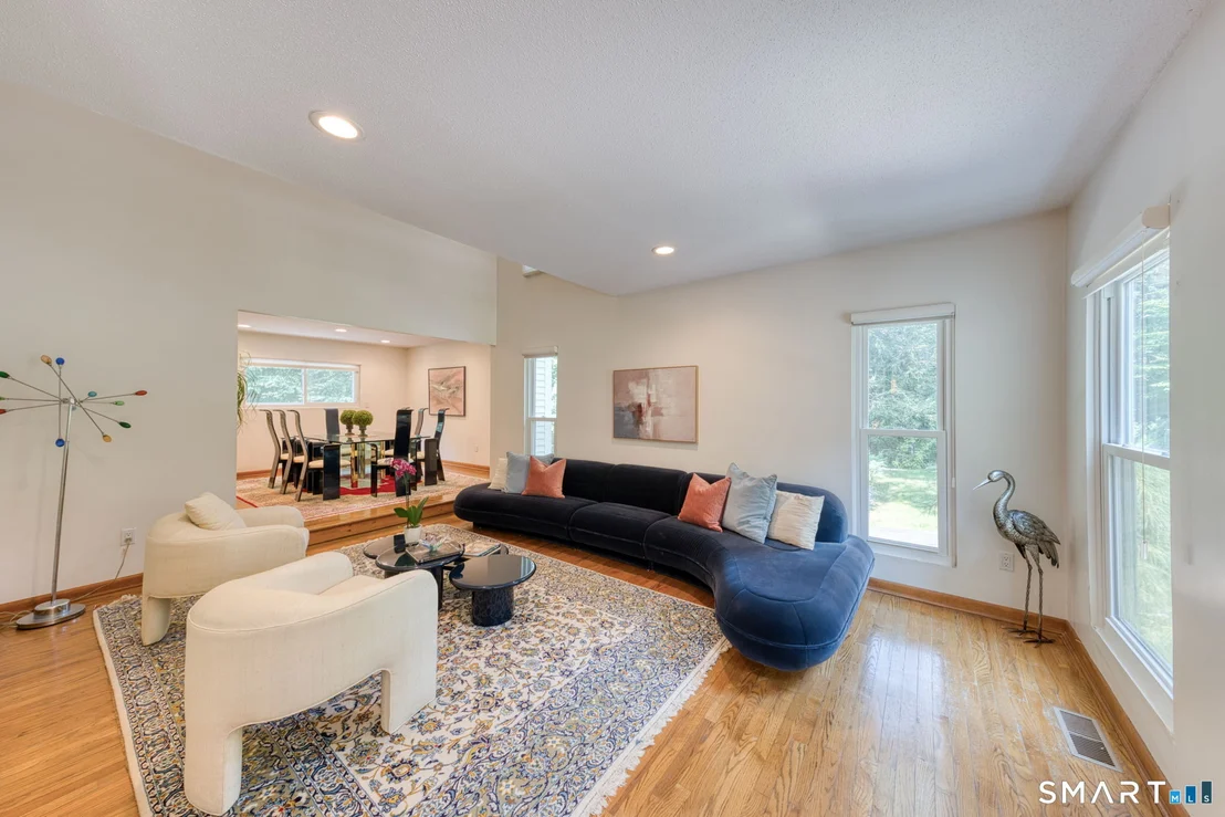 Photo of 73 Greentree Drive