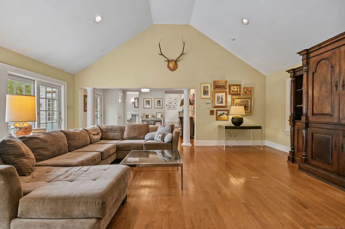 Photo of 330 Ridgefield Road