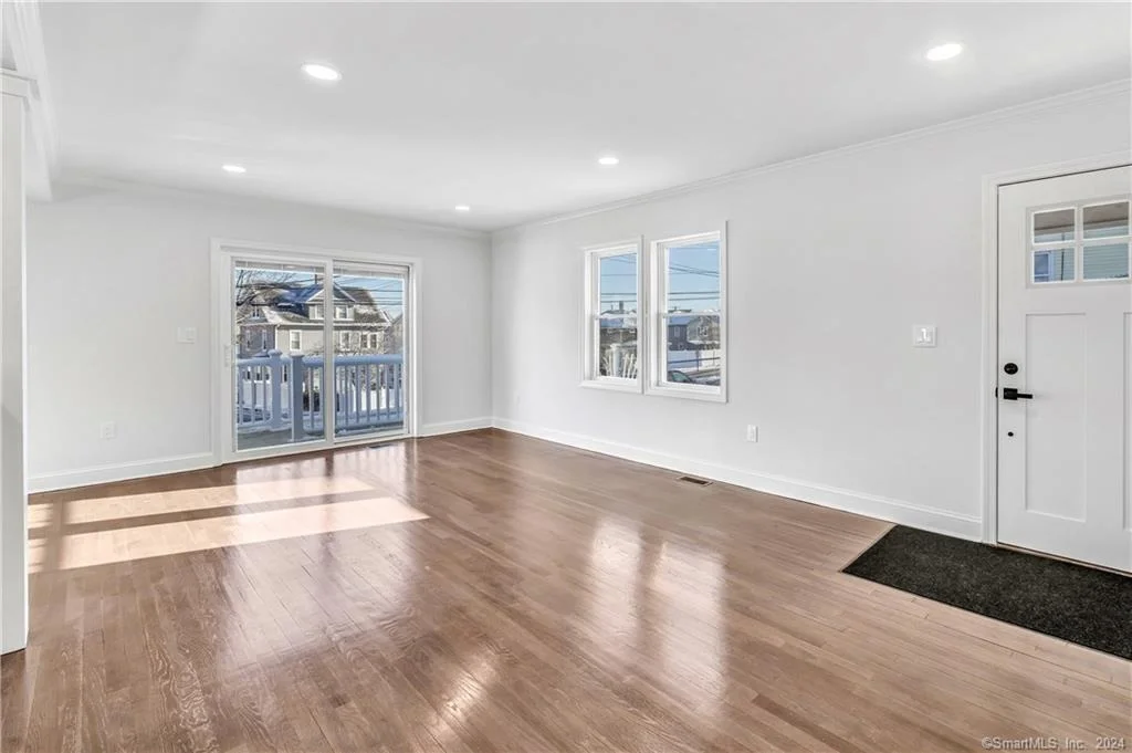 Photo of 39 Edgefield Avenue