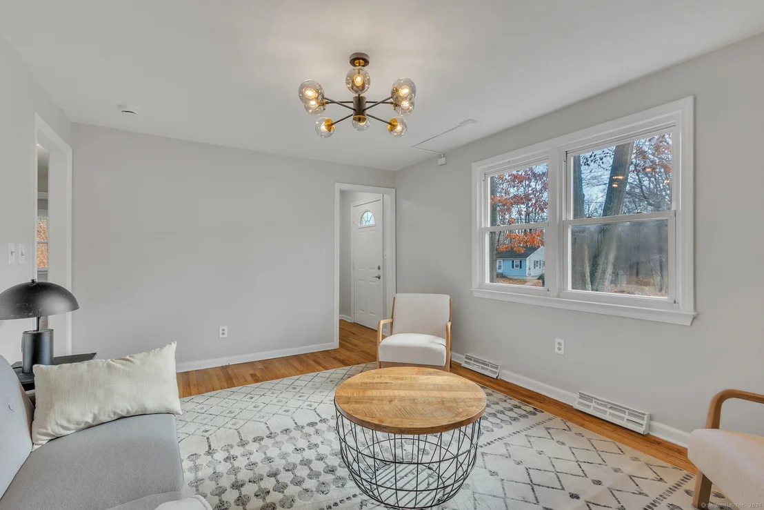 Photo of 243 Chestnut Hill Road