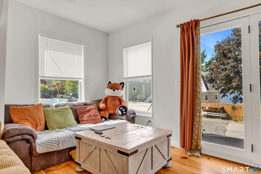 Photo of 325 Wakefield Boulevard