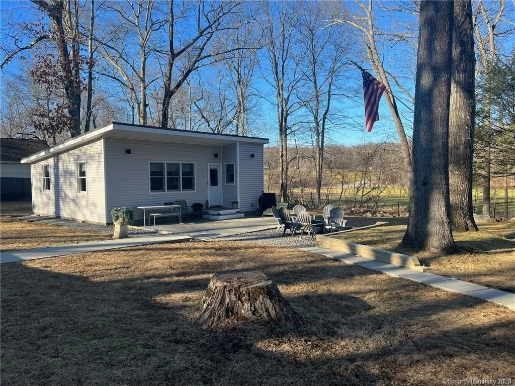 Photo of 82 Floradan Road