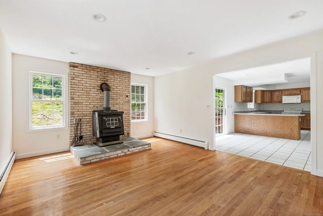 Photo of 341 Quaddick Road