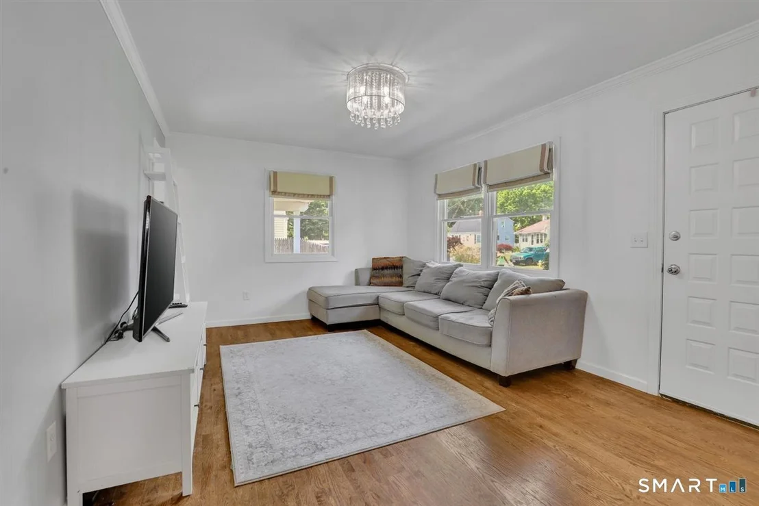 Photo of 30 Quaker Lane