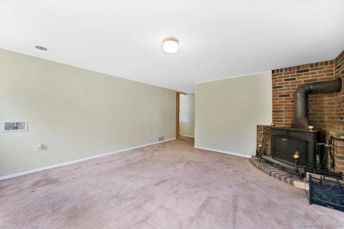 Photo of 39 Niles Drive