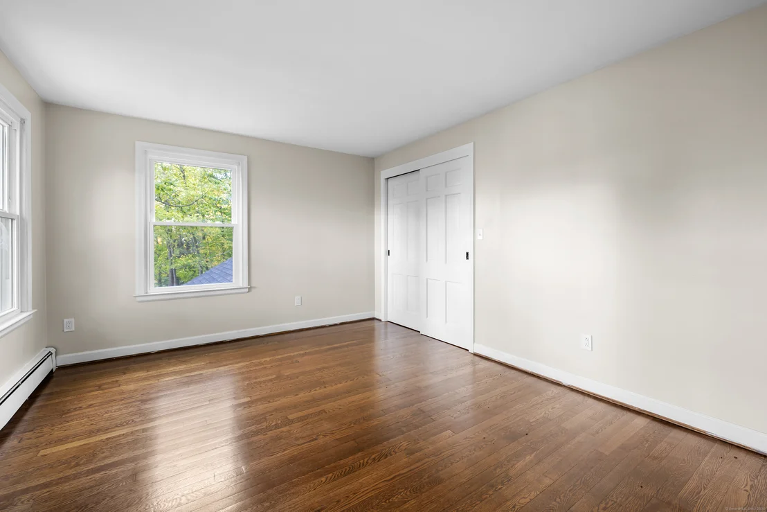 Photo of 545 Simsbury Road