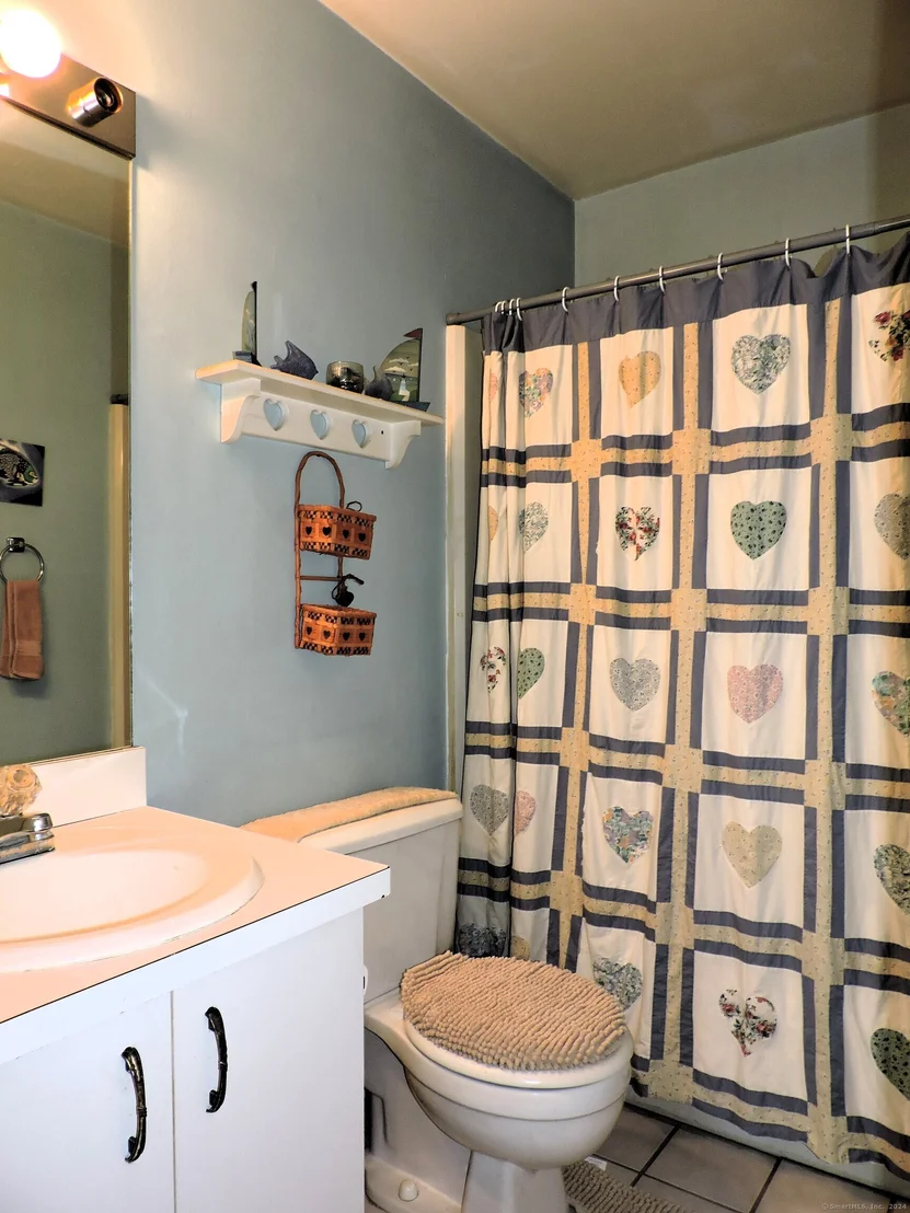 Photo of Unit 32C at 925 Oronoke Road
