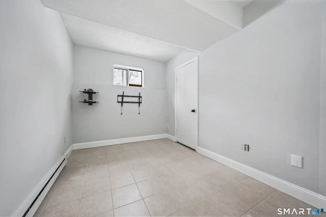 Photo of Unit 11D at 925 Oronoke Road