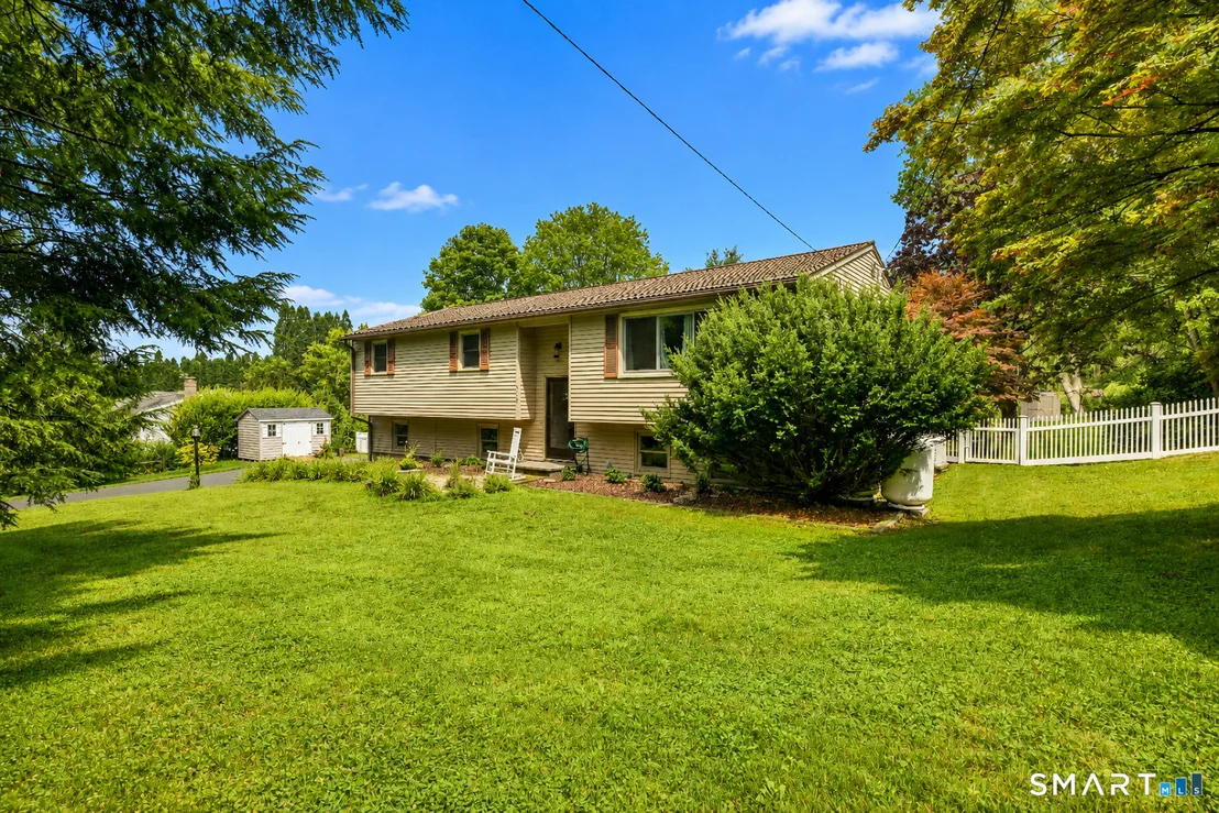Photo of 379 Smith Pond Road
