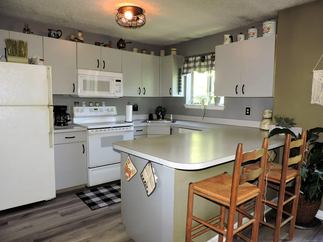 Photo of Unit 32C at 925 Oronoke Road