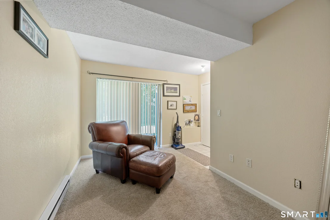 Photo of Unit 27F at 925 Oronoke Road