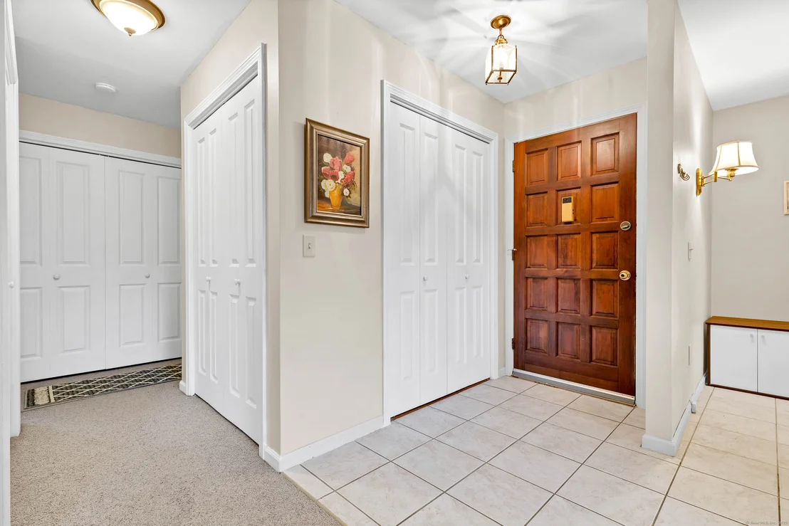 Photo of Unit APT9B at 91 Riverview Road