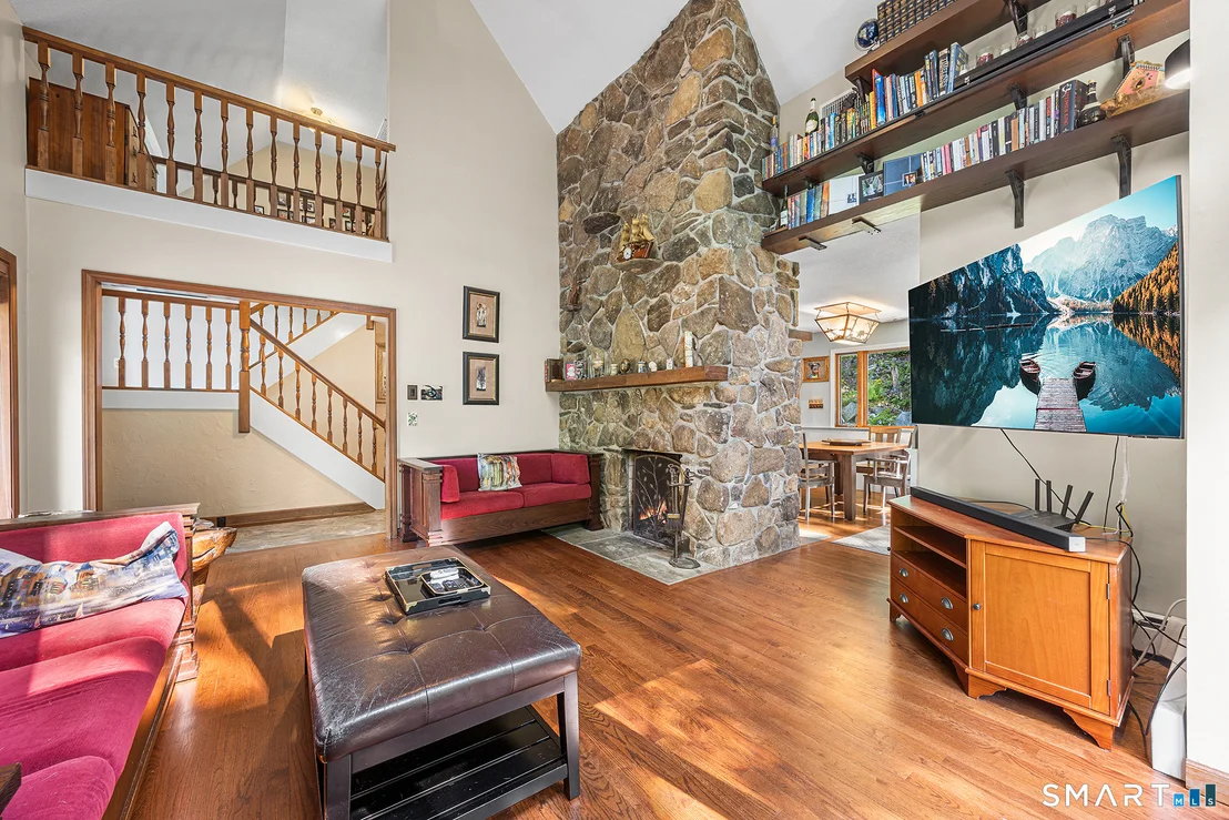 Photo of 82 River Road