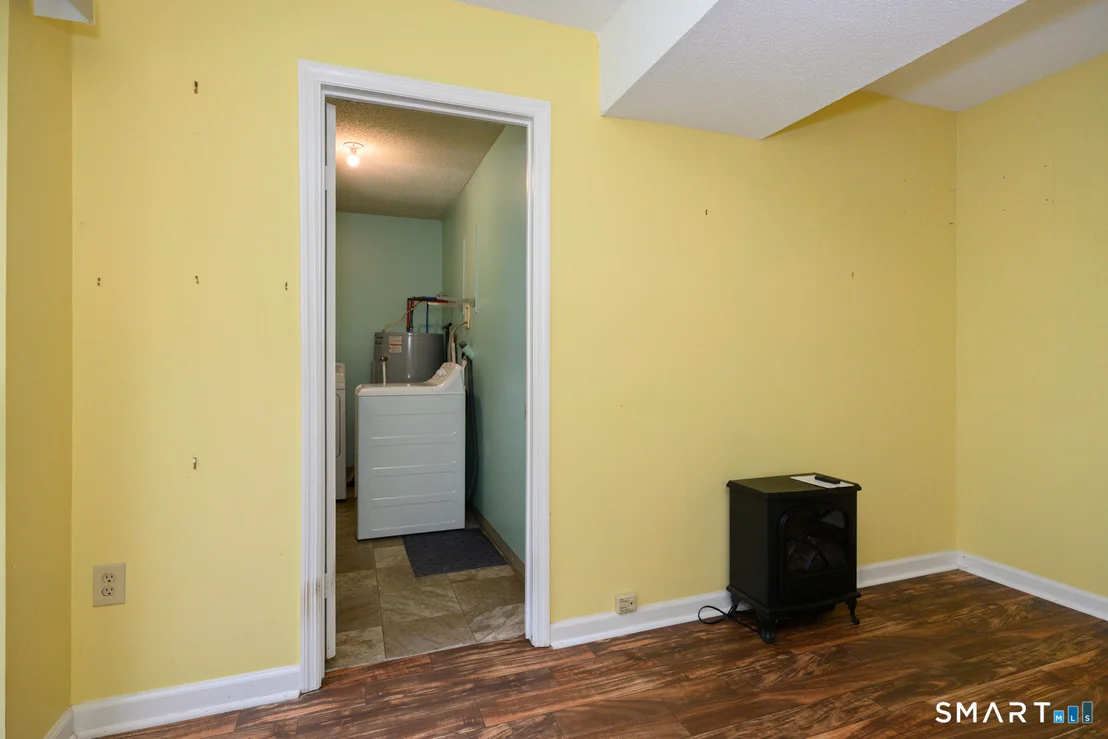 Photo of Unit 25D at 925 Oronoke Road
