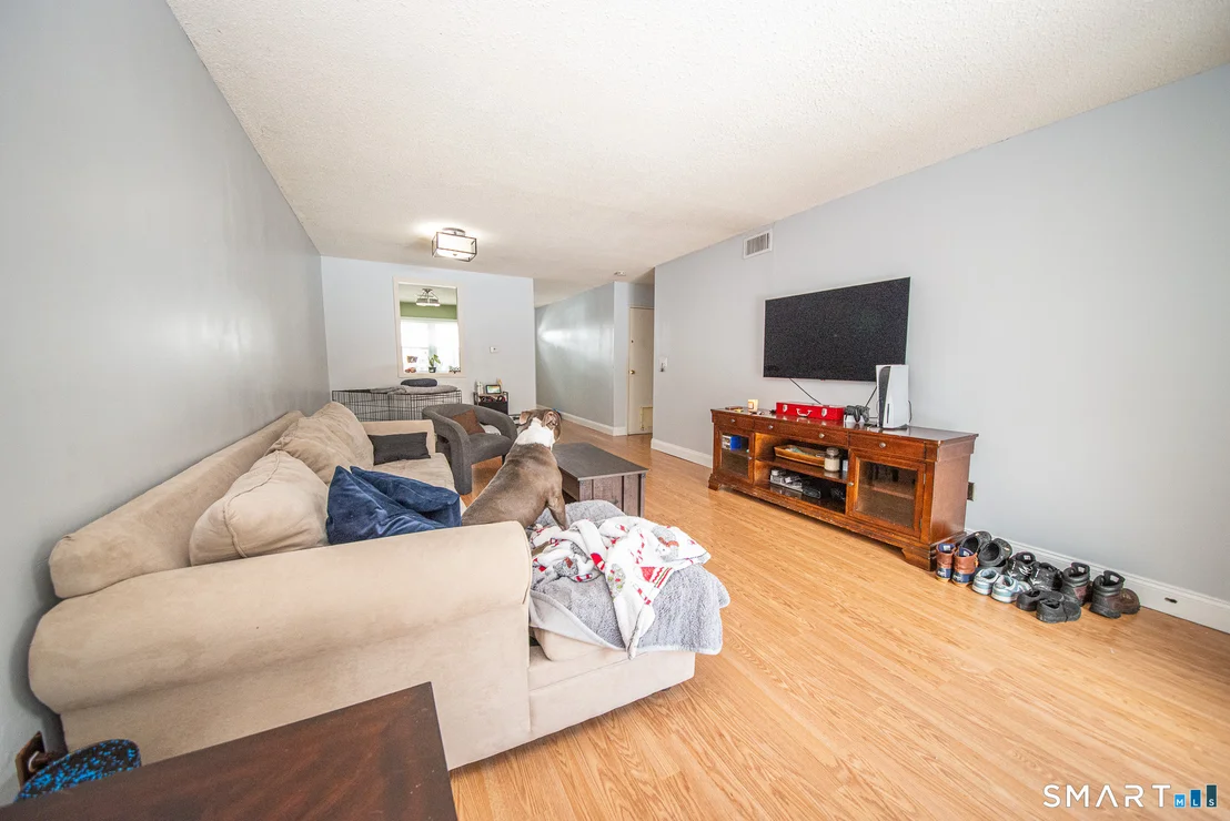 Photo of Unit F at 4 Georgetown Drive