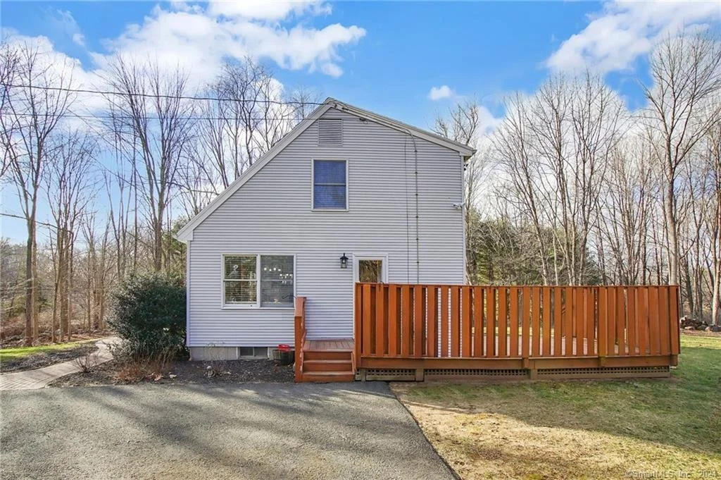 Photo of 986 Merrow Road