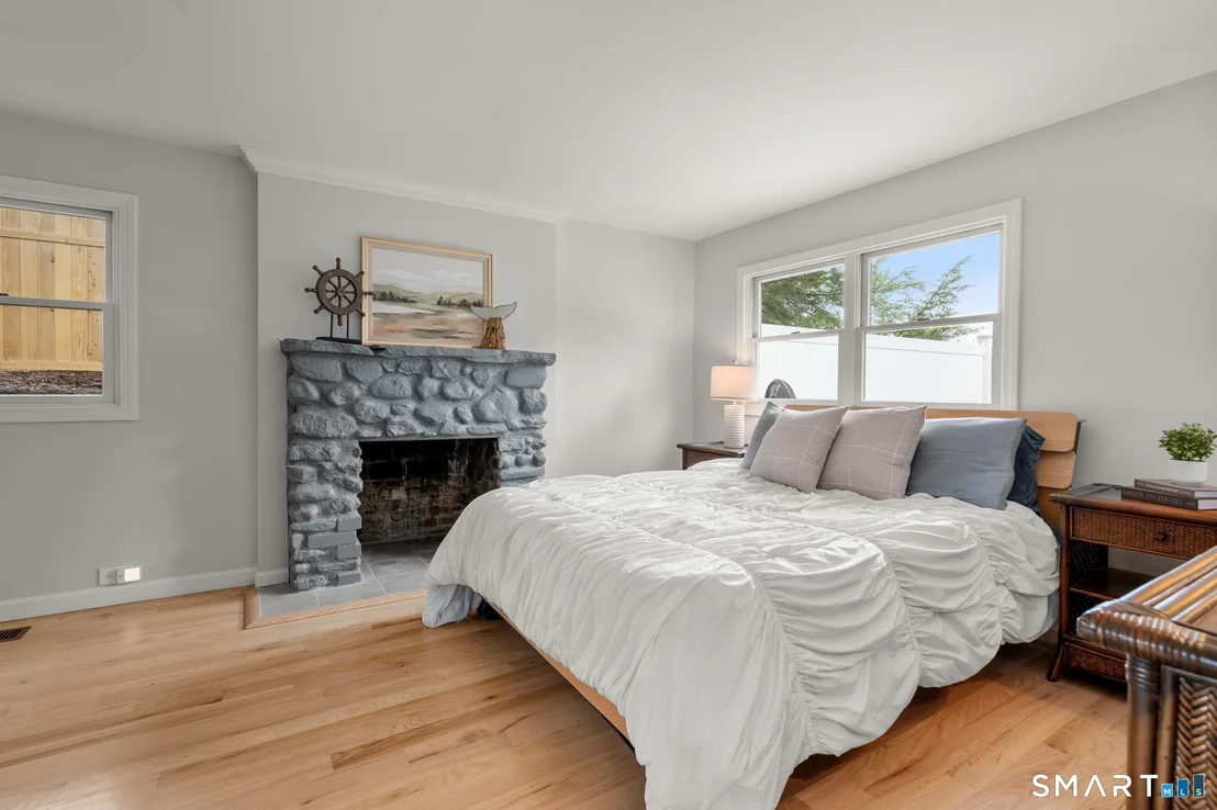 Photo of 440 Lakeview Drive