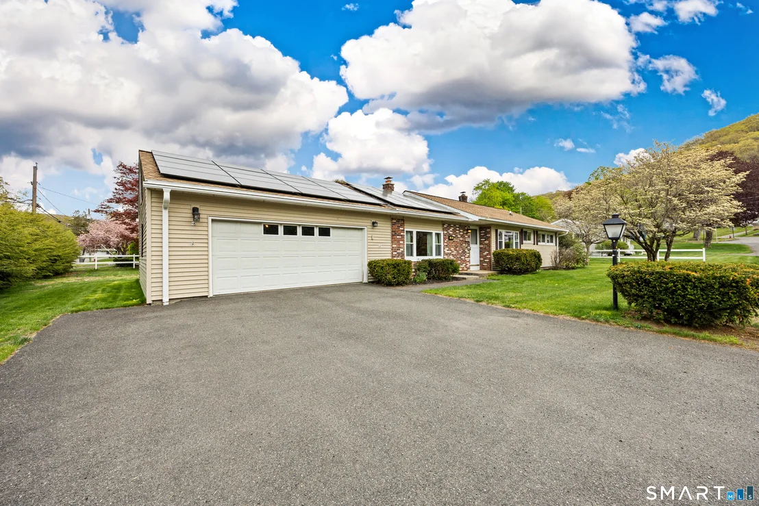 Photo of 44 Beacon Manor Road