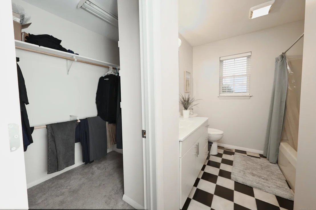 Photo of 242 Kendall Circle