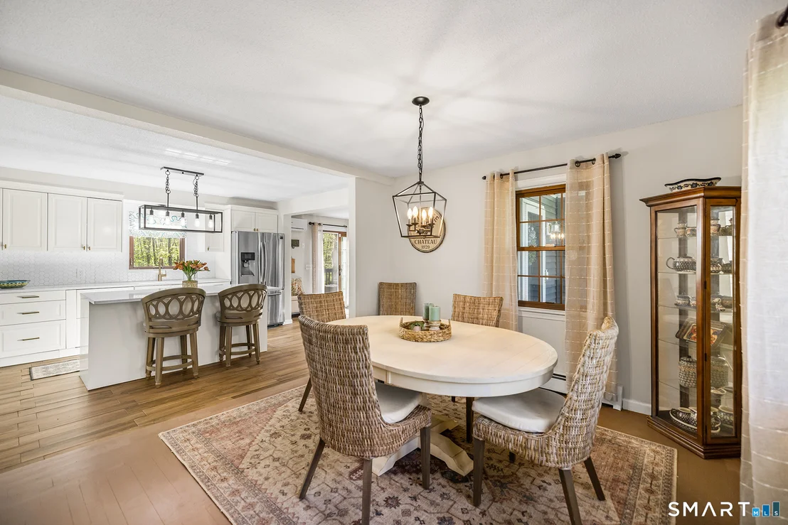 Photo of 1169 Flanders Road